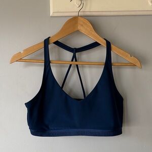 Under Armour Deep Blue Strappy Sports Bra – Women’s Large, light wear
